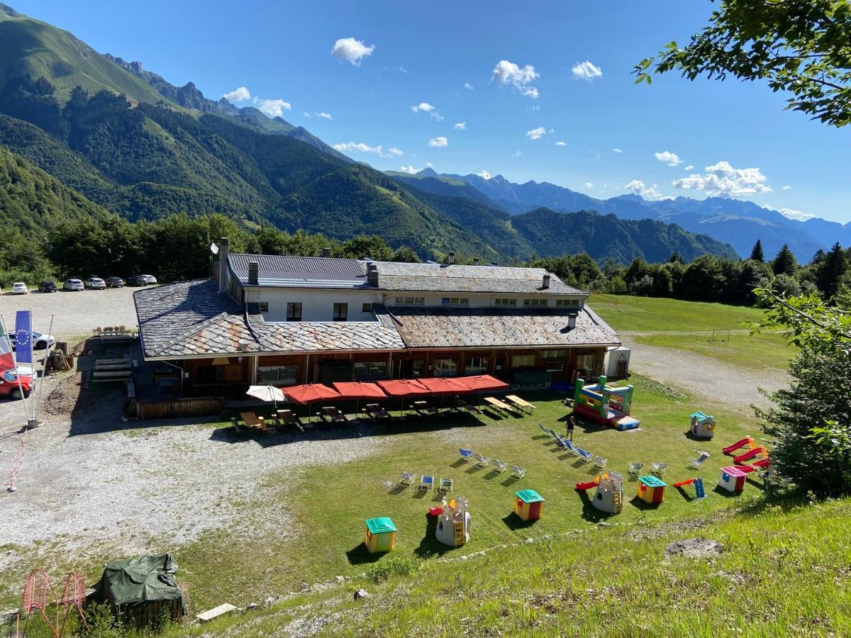 Rifugio Trifoglio Ass. Ostelli Lombardia Valtorta Buitenkant foto